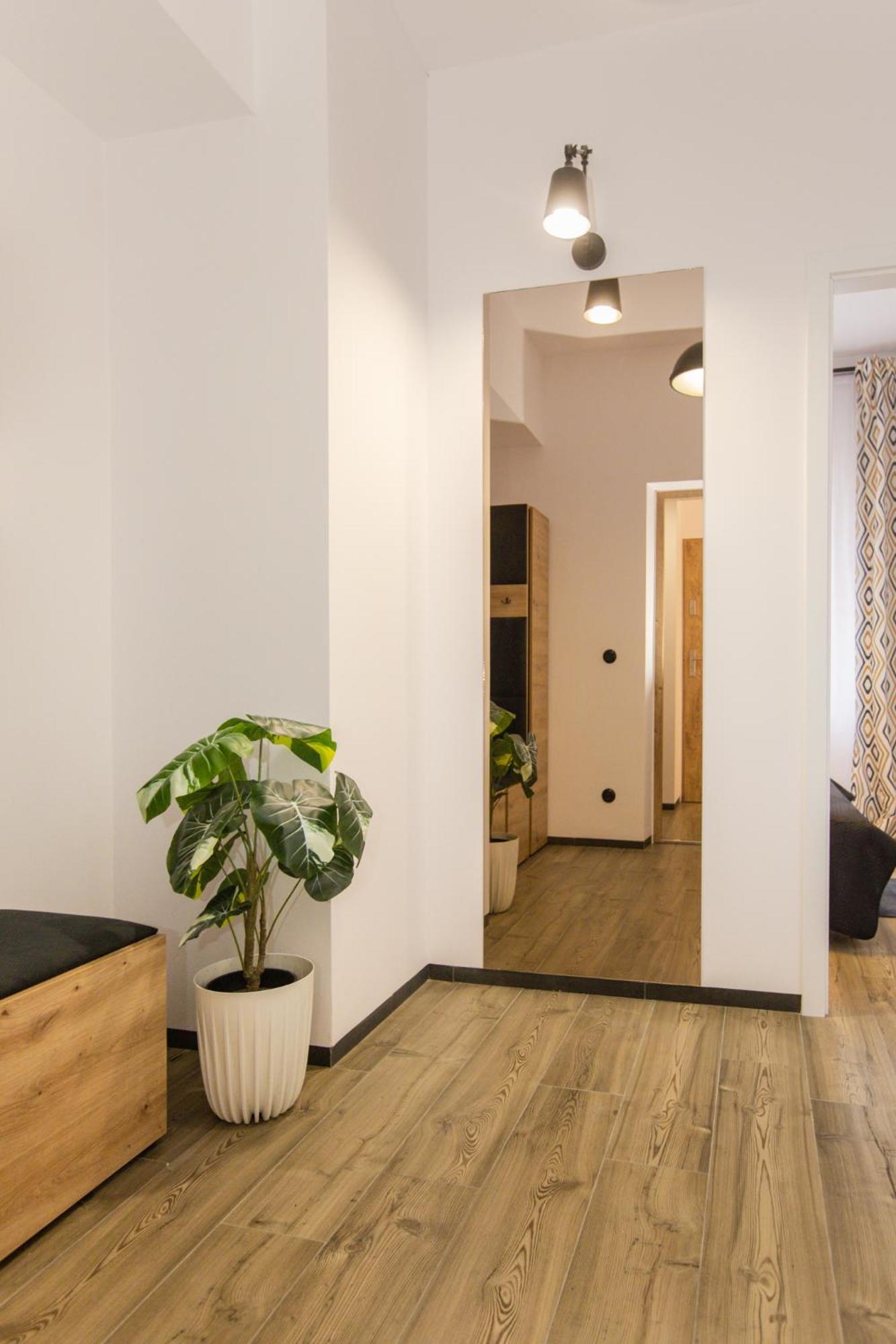 Jazz, Ul Jastrzebia Apartment